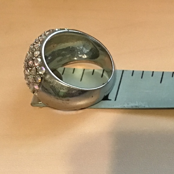 Beautiful crystal ring shines with colors of the rainbow - Picture 7 of 8